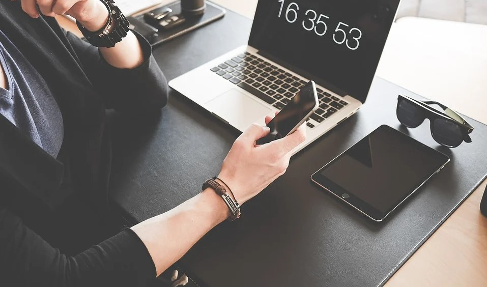 pdf自带翻译的软件有哪些？英文学术文献也可以翻译吗？