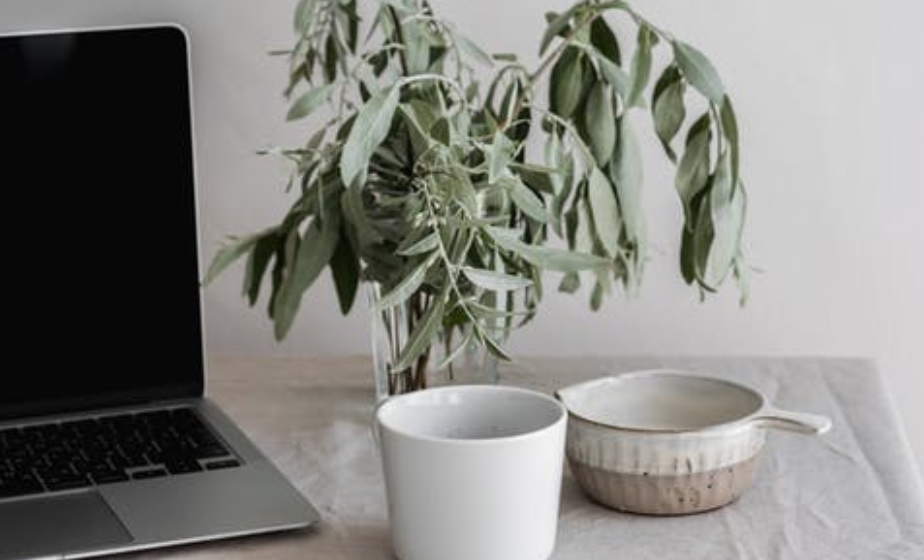 你还在为抹不掉的PDF文件水印而头疼吗？PDF编辑器帮你治头疼