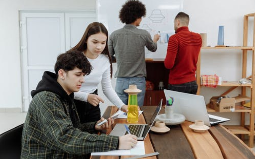 word转换成pdf转换器免费版，推荐大家下载高级PDF编辑器