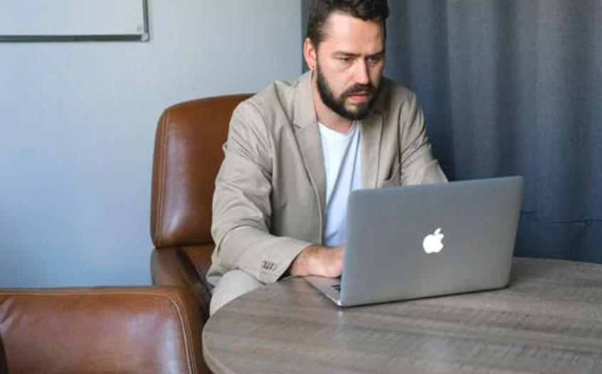 在高级PDF编辑器中pdf裁剪工具的使用方法是什么？