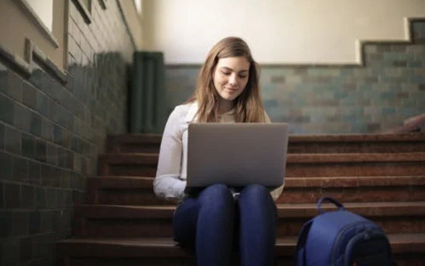 只需一款免费pdf合并软件高级PDF编辑器帮你完成合并就够！