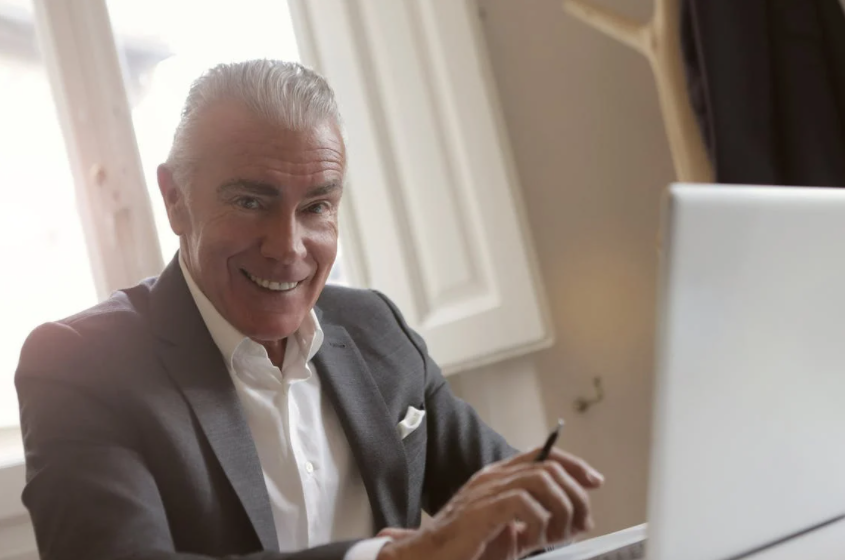 如何使用pdf阅读编辑软件高级PDF编辑器进行pdf文件的编辑？