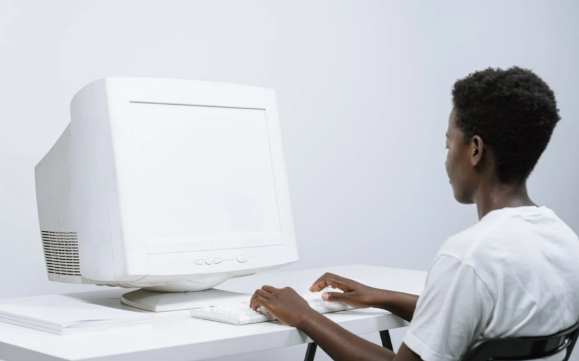 如何直接修改pdf上的文字？高级PDF编辑器如何编辑pdf文本？