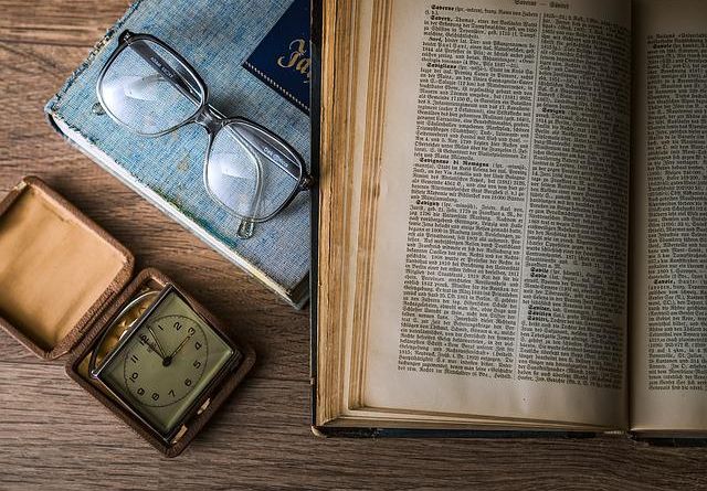 有什么方法可以给pdf文档添加背景？推荐高级PDF编辑器！