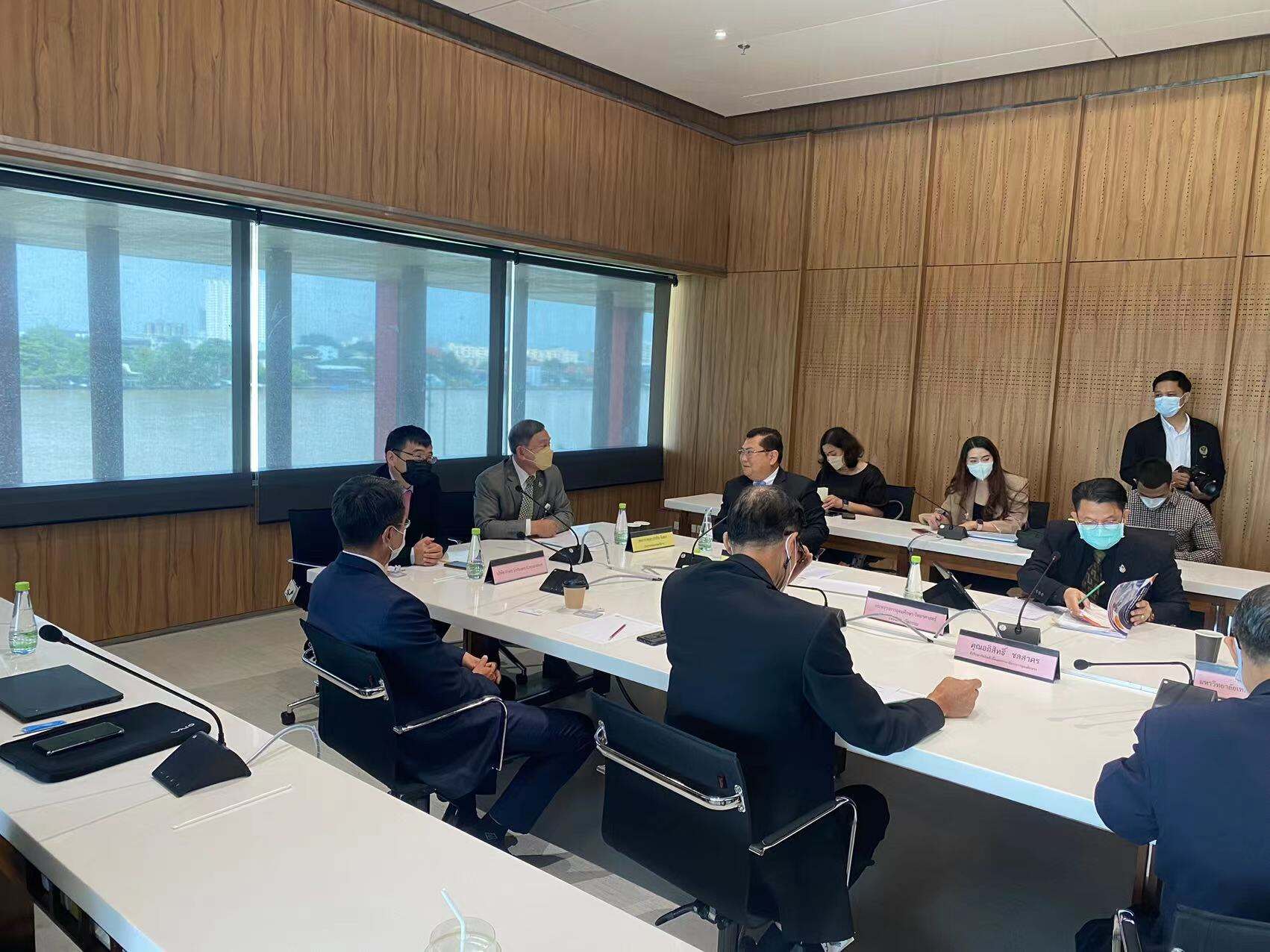 向泰国高教部捐赠20万套高级PDF编辑器